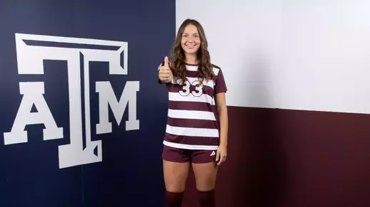 Ciara Jade Mitchell poses during recruiting trip portrait shoot