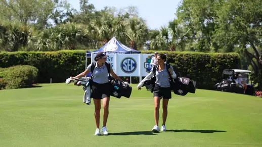 BELLEAIR, FLORIDA - April 16, 2026 - Cayetana Fernández García-Poggio of the Texas A&M Aggies and Vanessa Borovilos of the Texas A&M Aggies during the SEC Championship at the Pelican Golf Club in Belleair, Florida. Photo By Zoie Joslin/Texas A&M Athletics