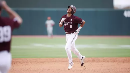 BMont rounds the bases