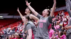 26_2_26 WSU WBB Bench celebrates a bucket against Seattle U