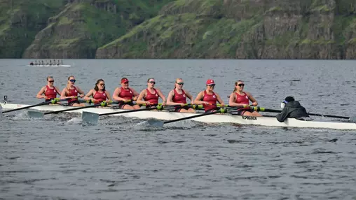 26_4_11 WSU Rowing wins the 2V8 over Gonzaga