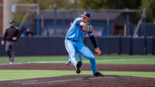 CHAMPAIGN, IL - April 19, 2026 - Left Handed Pitcher Aidan Flinn (#15) during the game between the Oregon Ducks and the Illinois Fighting Illini at Illinois Field in Champaign, IL. Photo By Ryan Shepardson/Fighting Illini