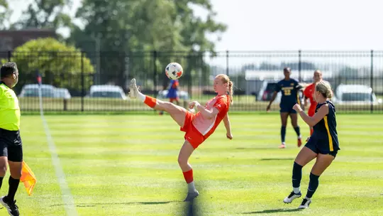 CHAMPAIGN, IL - September 13, 2026 - Hedda Ornberg (#11) during the match between the Michigan Wolverines and the Illinois Fighting Illini at Demirjian Park in Champaign, IL. Photo By Knox Mynatt/Fighting Illini