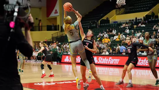 Darianna Littlepage-Buggs shot vs Davidson 2025