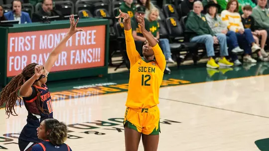 Kyla Abraham shot vs UTSA