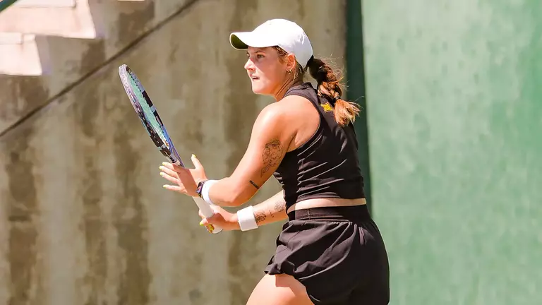 Zuza Kubacha vs Kansas in doubles