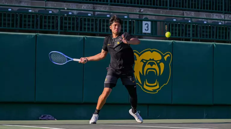 Arman Zamani swinging