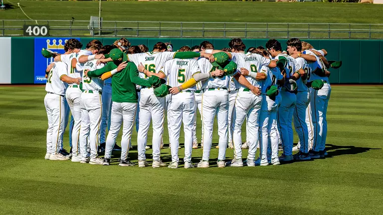 Baylor Baseball Team Huddle 2026