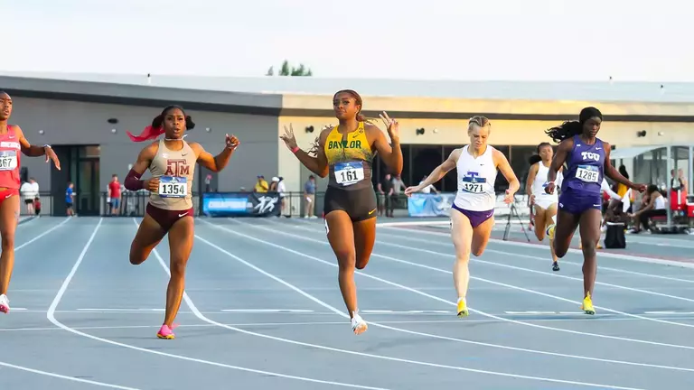 Tiriah Kelley 200
