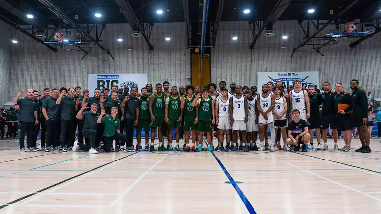 MBB vs. Bishop's Team Pic in Montreal