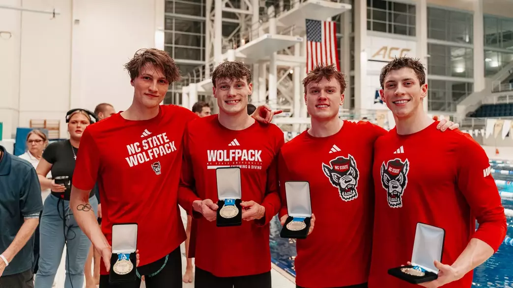 mens 400 freestyle relay_