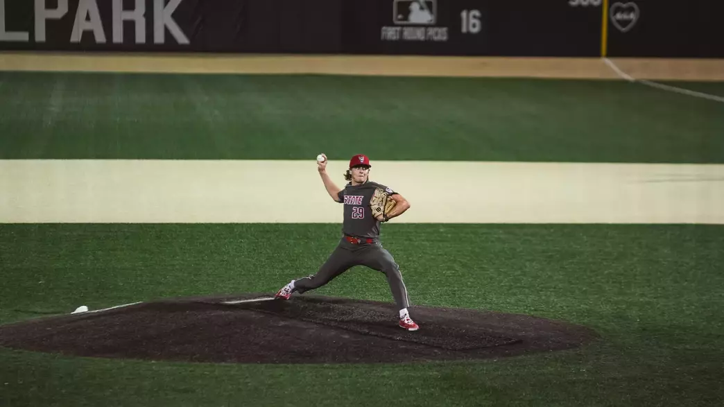 Julien Peissel pitching