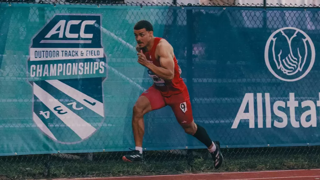 Elijah Dawes running in the 400m final at the ACC Championships