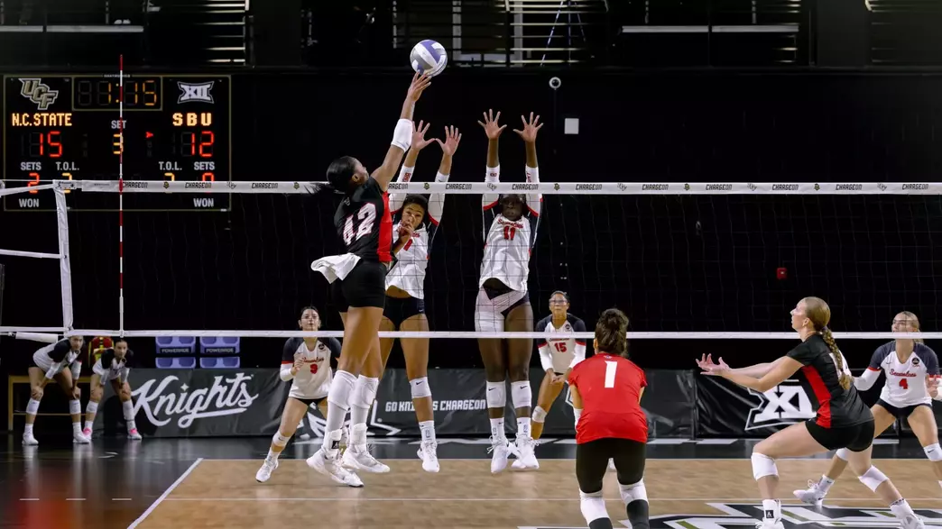 Britni Silver attacking vs Stony Brook 8/28/26