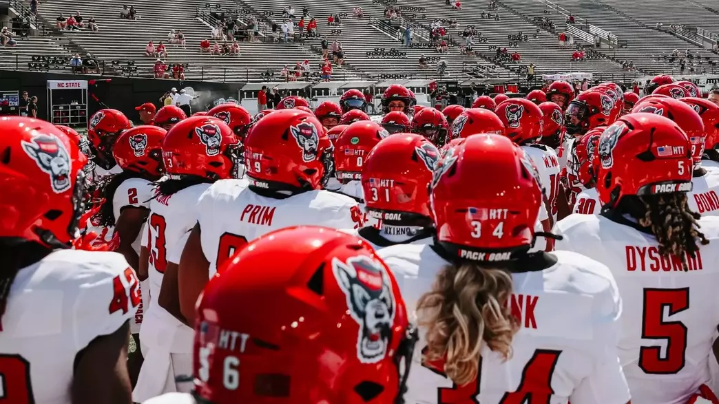 Huddle prior to game at Vanderbilt 9/19/26