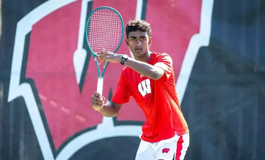 Badgers cruise to 4-0 win over Washington