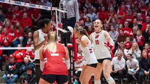 No. 11 Badgers dominate in second-straight ranked win