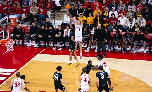 Badgers top Milwaukee, 80-60