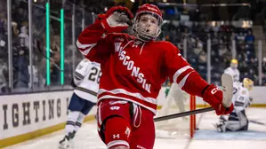 Wisconsin romps to 9-2 win at Notre Dame