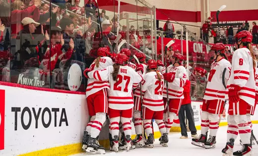 No. 2 Badgers defeat the Mavericks, 5-1