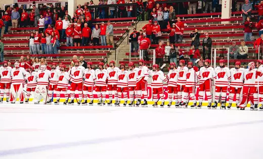 No.1 Badgers sweep Boston University Terriers, 4-1