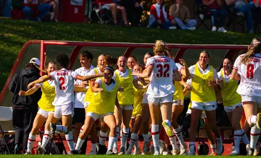 Wisconsin upsets No. 12 Washington, 2-1