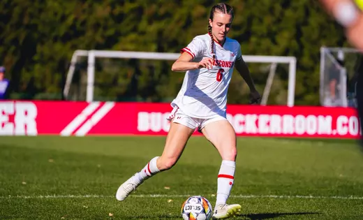 Quick Kicks: Wisconsin closes out regular season at Iowa