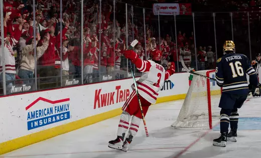 No. 2 Wisconsin defeats Notre Dame, 7-1