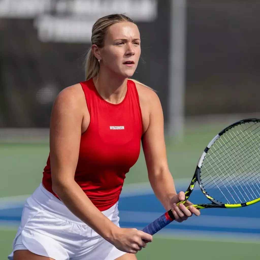 Badgers close out the weekend with a win over Kansas