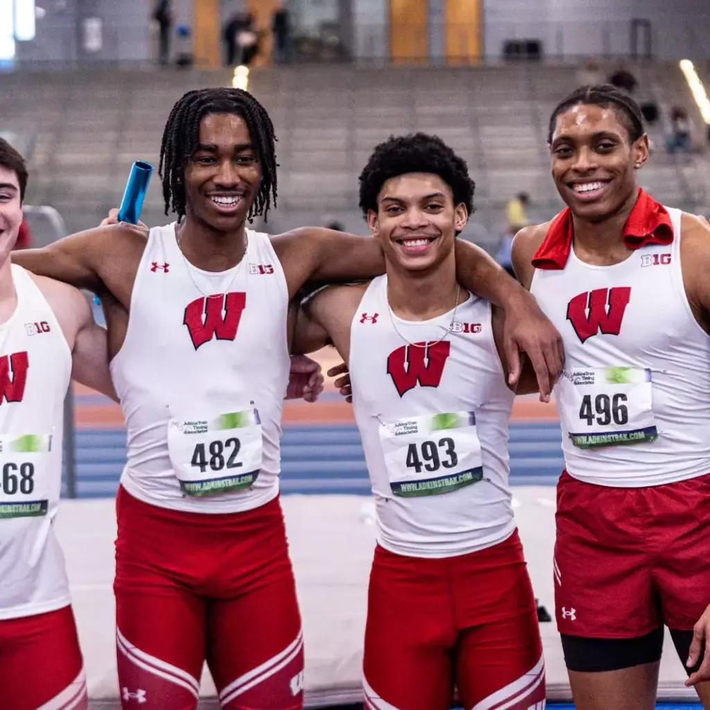 Badgers Close Windy City Invite with Record-Setting 4x400 Relay