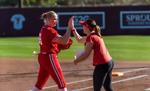 Badgers dominate Rebels in weekend finale