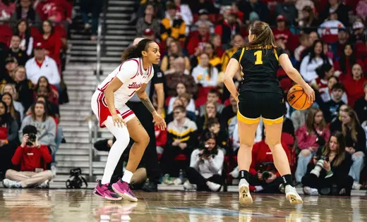 Badgers drop regular season finale to No. 9 Iowa