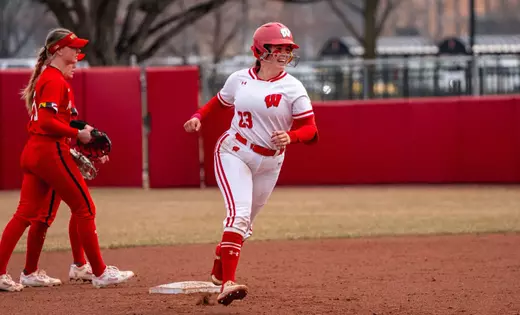 Badgers sweep Terrapins in weekend opener