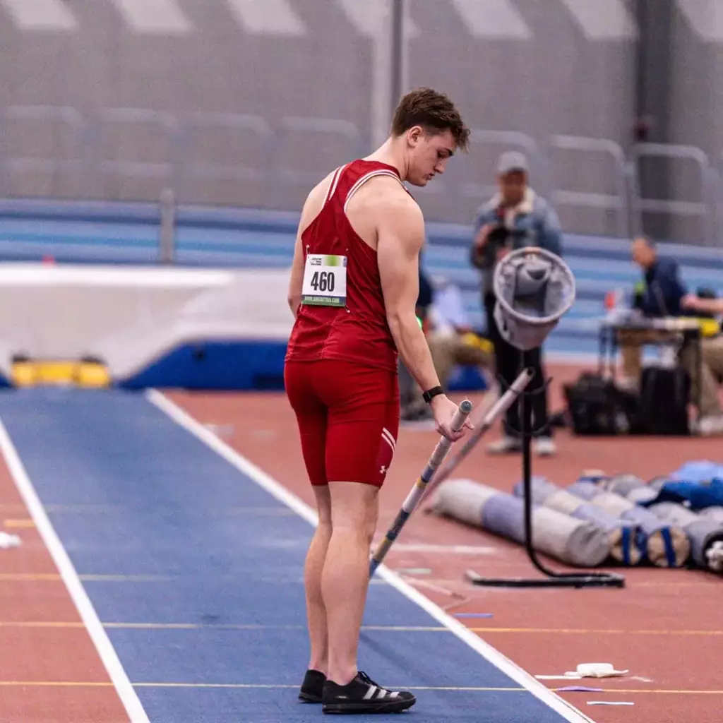 Counard-Ciechanowski Places Fifth in Pole Vault at Illini Deca-Jam