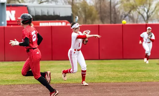 Badgers continue homestand versus Wolverines