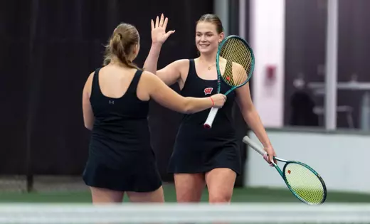 Wisconsin soars past Iowa on senior day