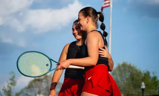 No. 6 seed Wisconsin cruises by No. 11 Iowa