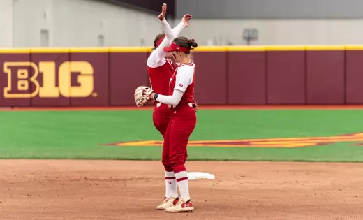 Badgers sweep Golden Gophers