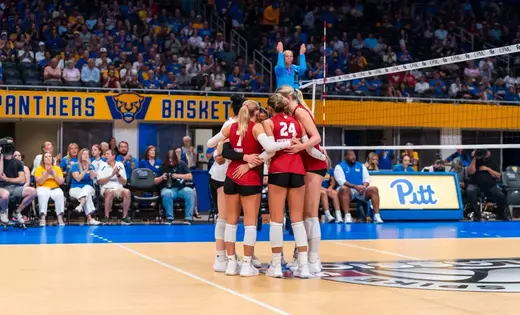 No. 6 Badgers fall to No. 4 Pitt