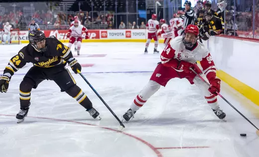Men’s hockey adds exhibition at Western Michigan