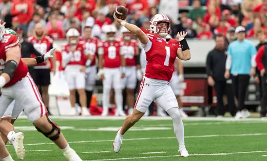 Wisconsin dominates Eastern Michigan in 54-10 win