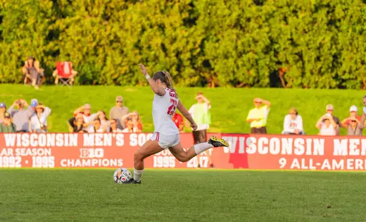 Quick Kicks: No 14 Wisconsin opens conference play at Illinois