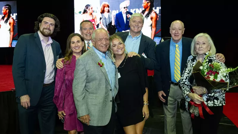 rennas_2025_scarletknightonthebanks