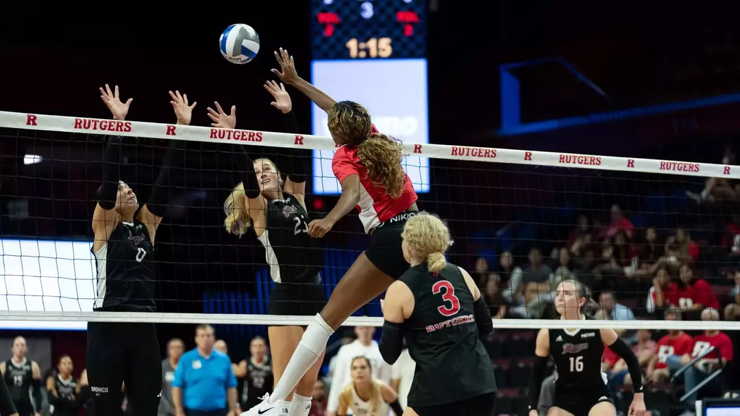 Zharia Harris-Waddy on the attack against Rider at Jersey Mike's Arena
