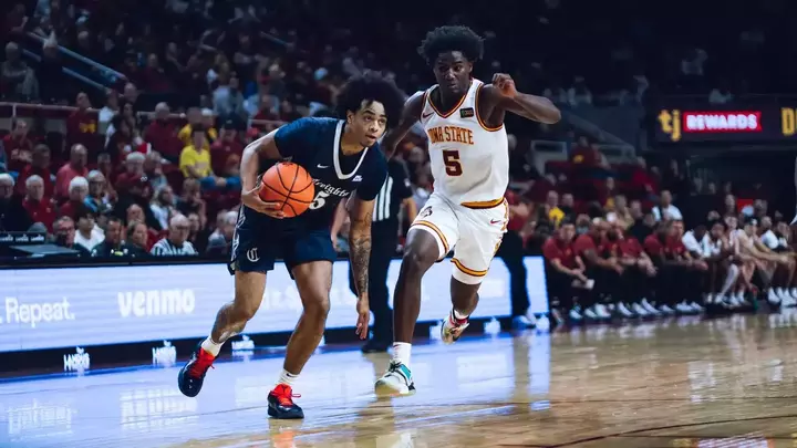 Men's Basketball Wins Exhibition Opener in Ames Image