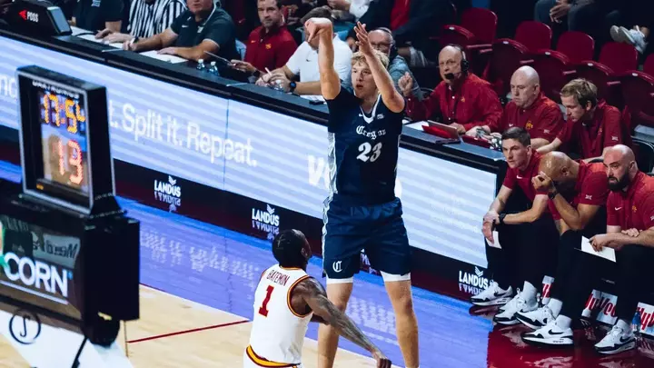 Men's Basketball Wins Exhibition Opener in Ames Image