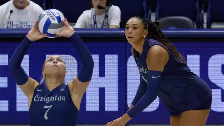 Rice Wins Marathon Second Set; Upsets #15 Volleyball Image