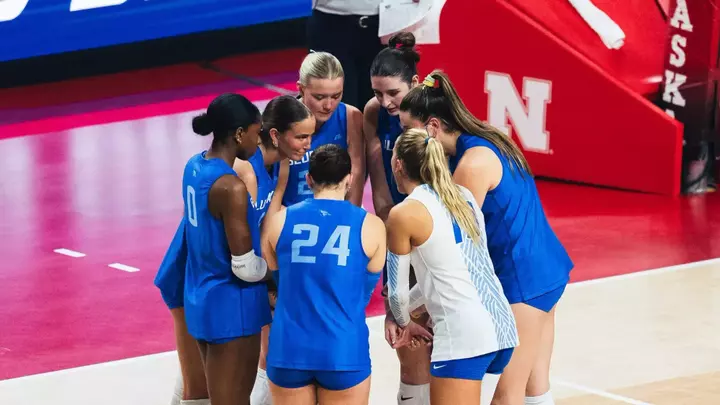 VB huddle at Nebraska
