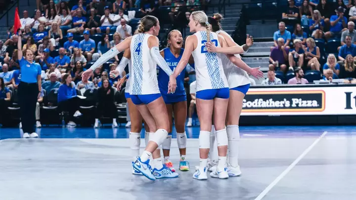 #10 Volleyball Bears Down; Takes Home Opener Over Arizona Image