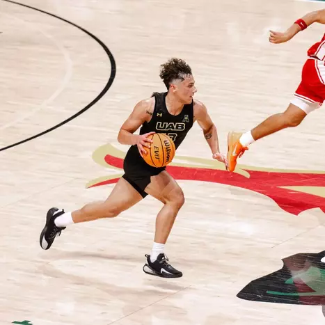 Late Basket Lifts WKU to 78-76 Victory Over UAB